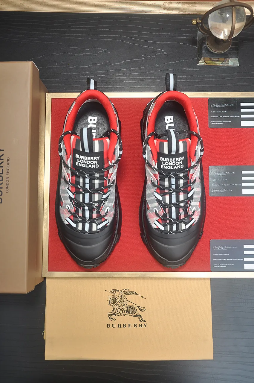 Men's shoes 💰640💶[Burberry] (cowhide lining) classic low-top sneakers｜Imported cowhide with classic plaid fabric｜Cow leather lining｜Original outsole｜Fine workmanship and comfortable to wear Size: 38-44 (customized at 45)